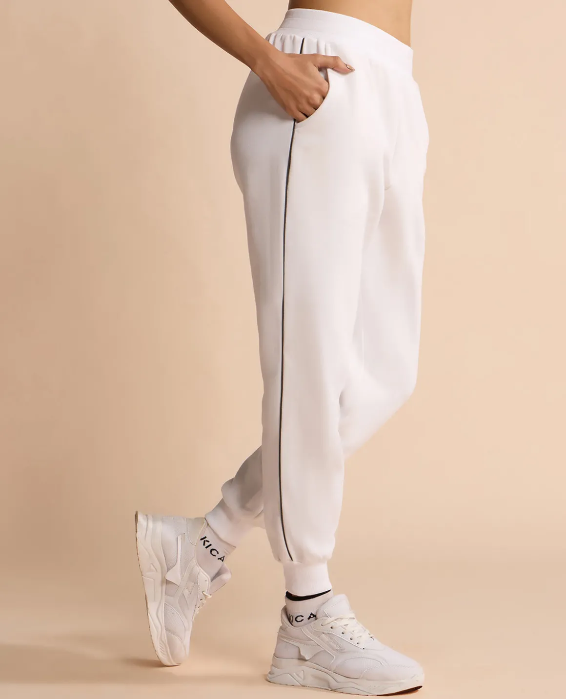 Fleece Tracks White
