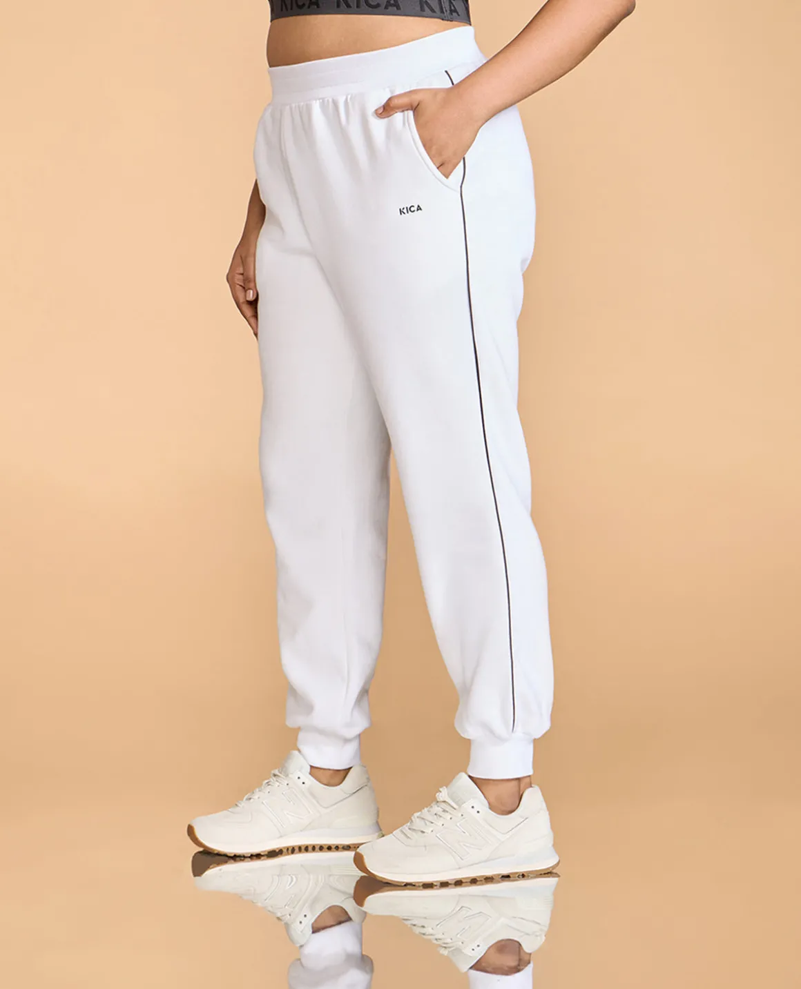 Fleece Tracks White