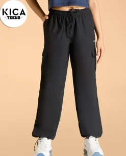 Mid Rise Solid Lightweight Cargo Pants For Girls