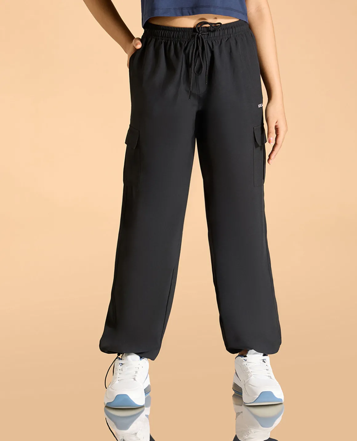 Mid Rise Solid Lightweight Cargo Pants For Girls